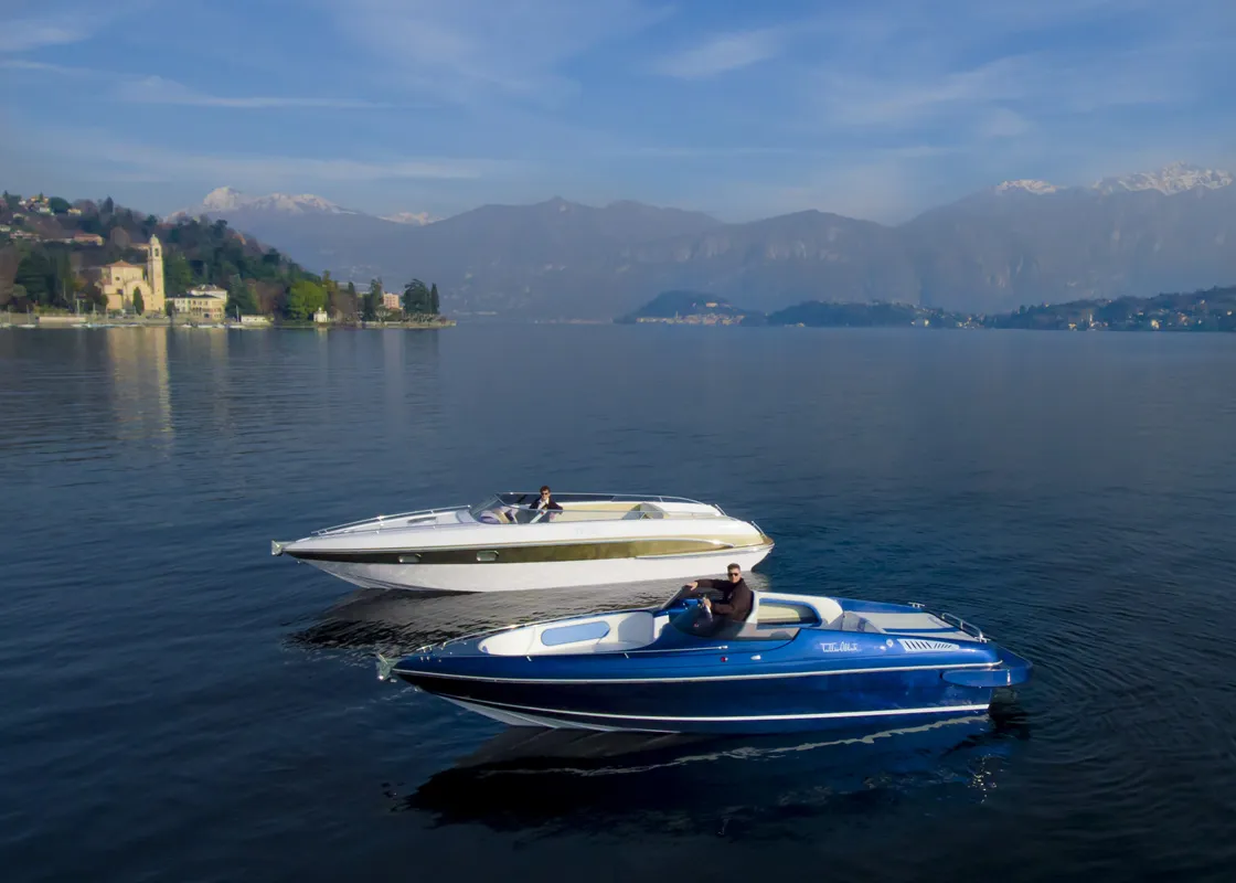Tullio Abbate 28 Swiss Edition — side view on the water