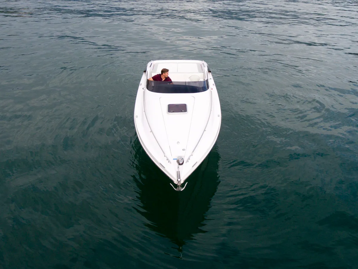 Tullio Abbate 27 Elite — cockpit et sièges sport