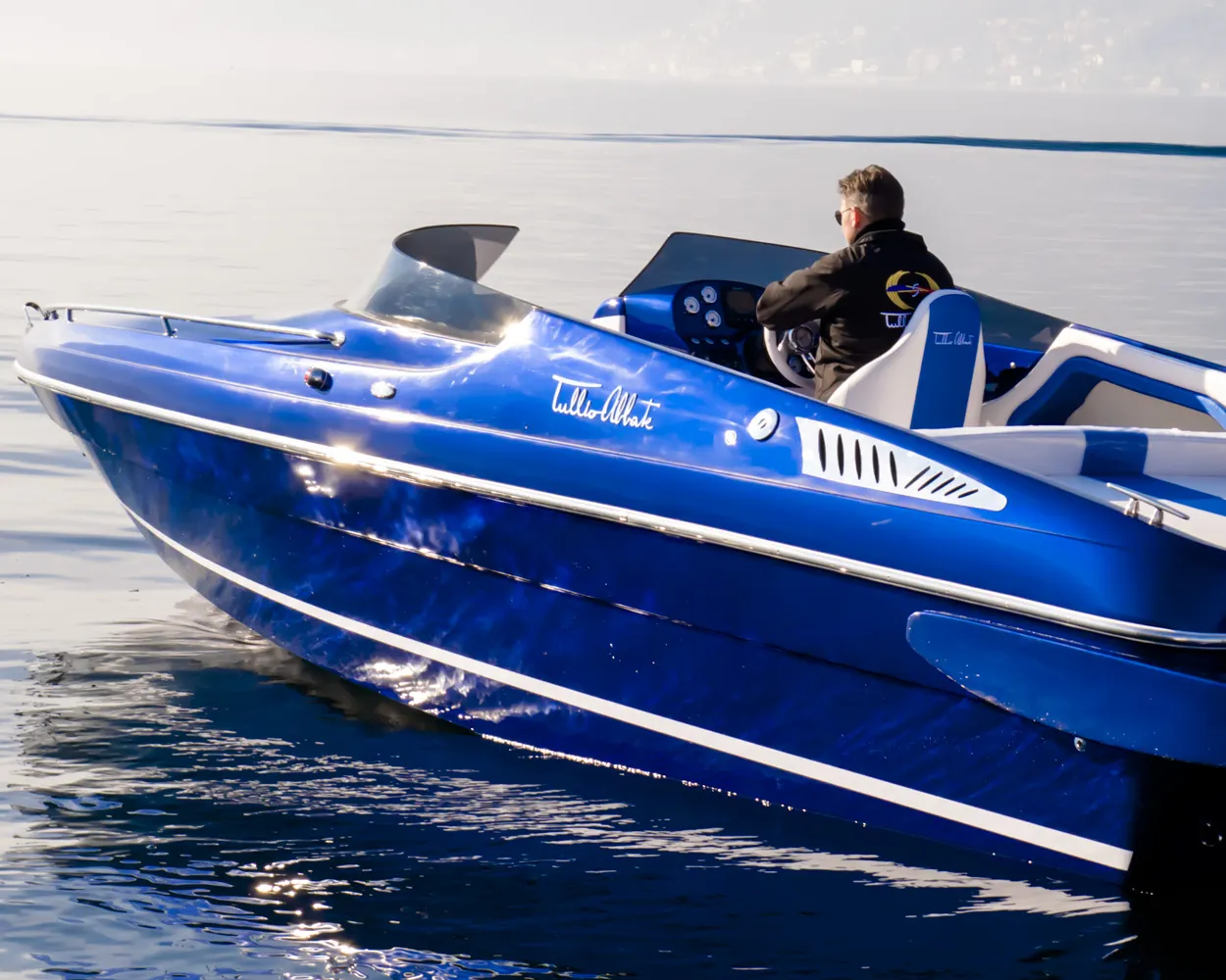 Tullio Abbate 755 Bowrider — Cockpit und Sitzbereich