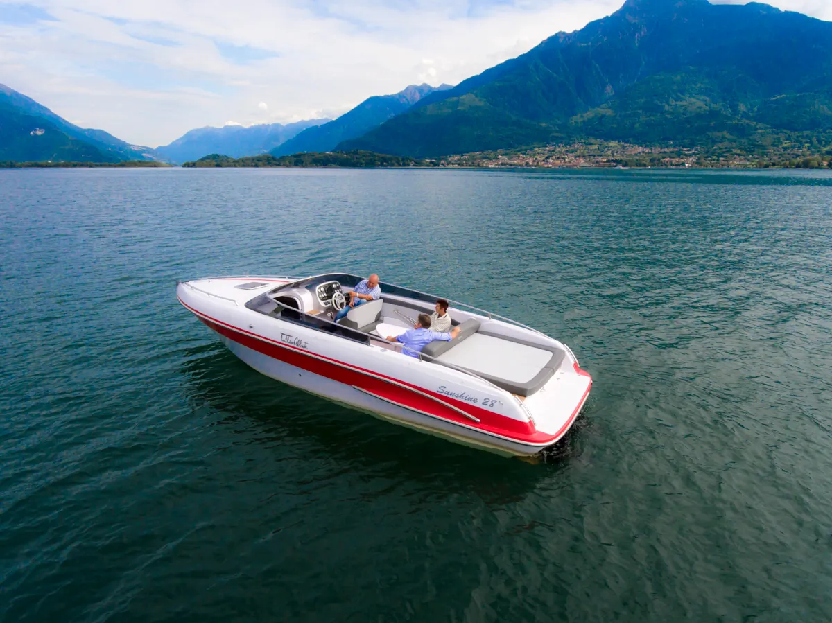 Tullio Abbate 28 Sunshine — Heckpartie auf dem See