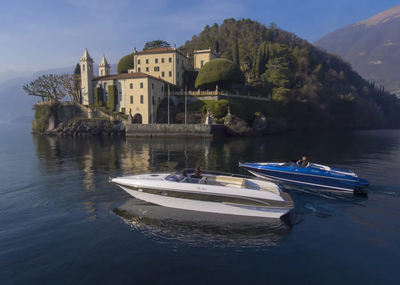 Tullio Abbate 755 Bowrider — Caminada Werft Aufnahme auf dem See